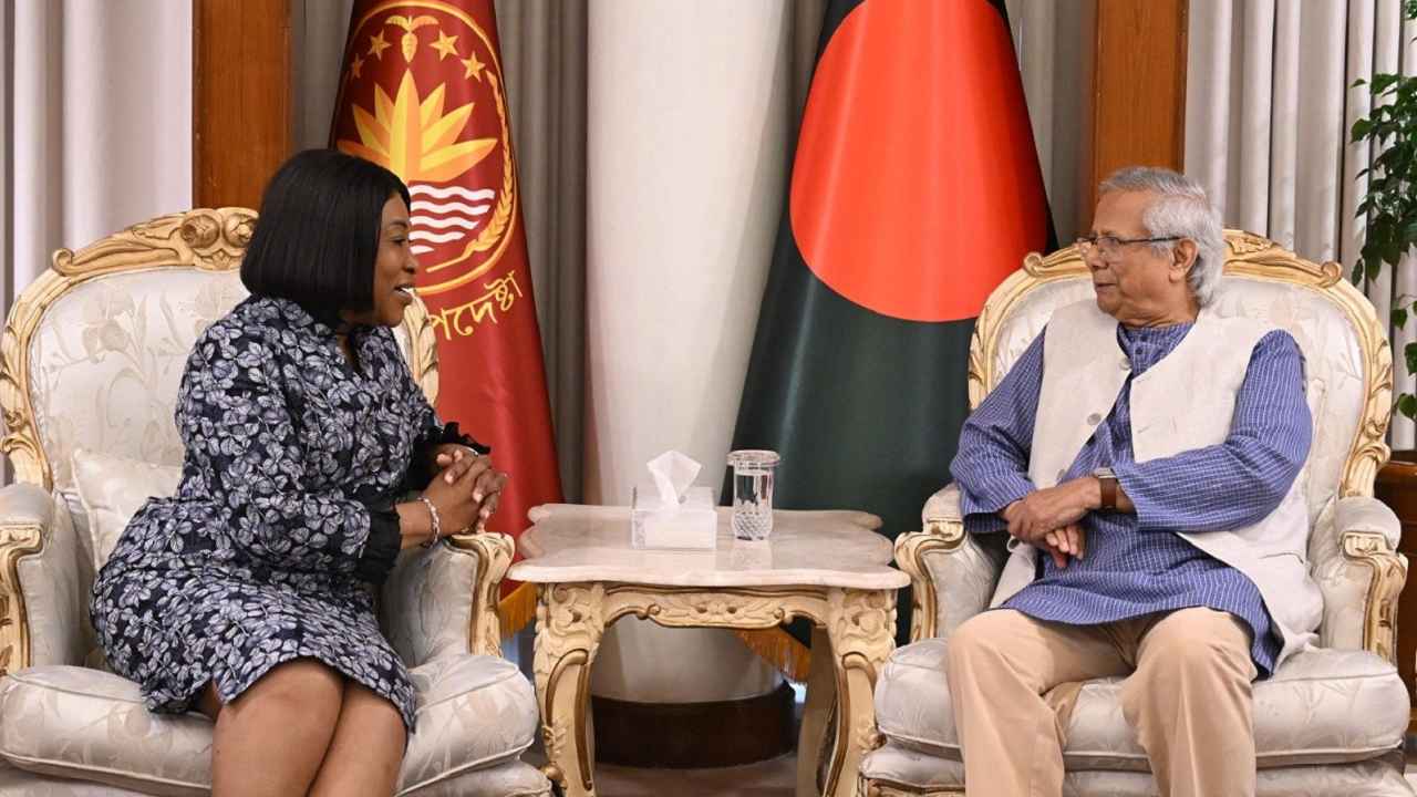 নির্বাচনে কমনওয়েলথের পূর্ণ সমর্থন চাইলেন প্রধান উপদেষ্টা