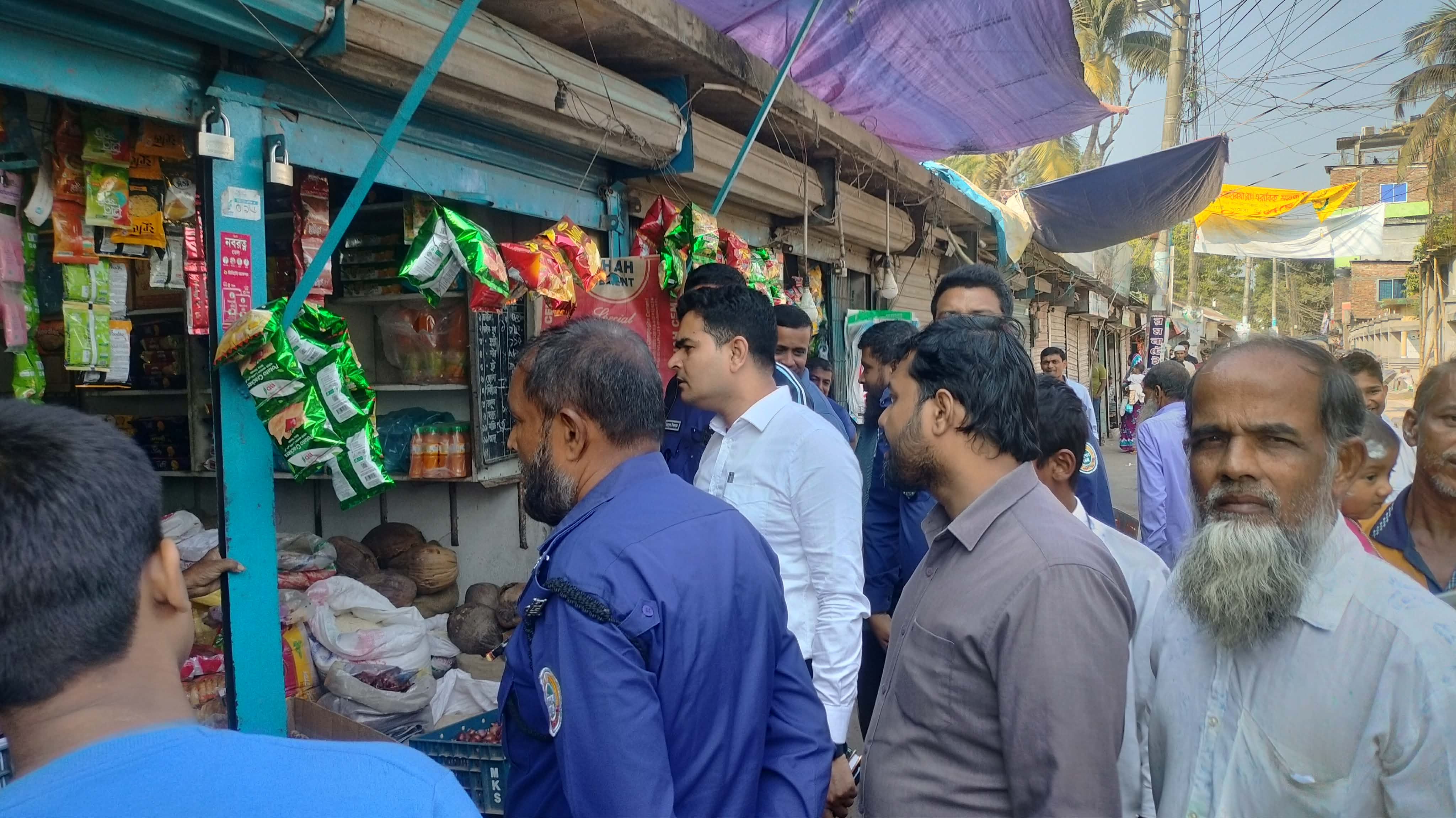 ফুটপাত দখলমুক্ত করতে নল‌ছি‌টি‌তে উচ্ছেদ অভিযান