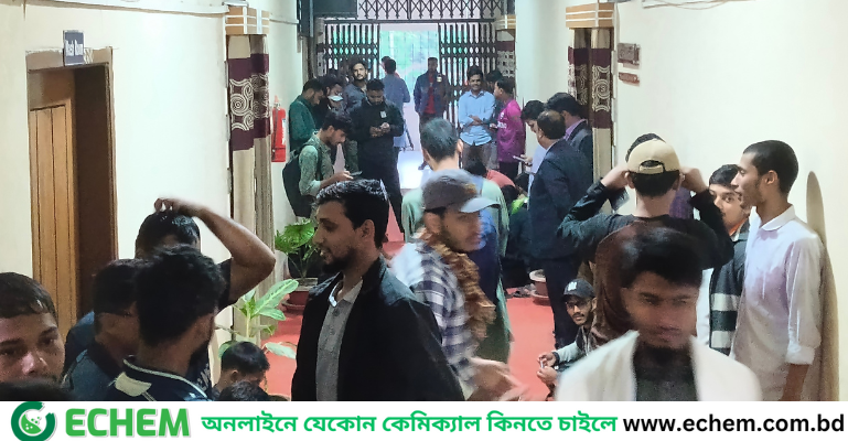 বেরোবিতে ডিসেম্বরে ব্রাকসু নির্বাচন ও শীতকালীন ছুটি বহালের দাবিতে সিন্ডিকেট অবরুদ্ধ