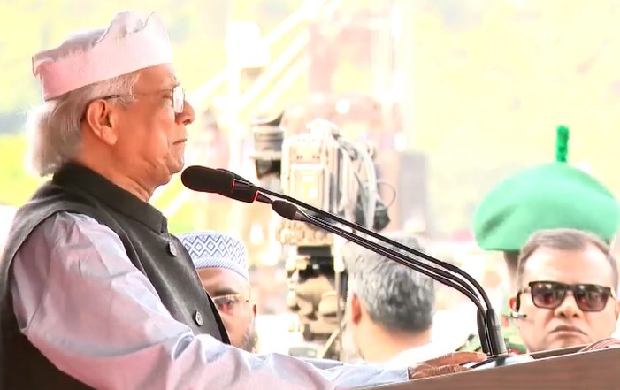 হাদি তুমি সকল বাংলাদেশির বুকের মধ্যে থাকবে, কেউ সরাতে পারবে না: জানাজায় অংশ নিয়ে প্রধান উপদেষ্টা