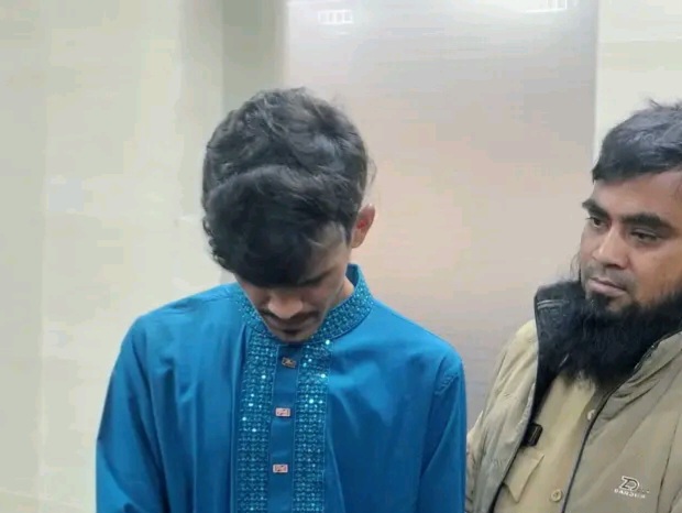 জাবি ভর্তি পরীক্ষায় প্রক্সি দিতে এসে আটক ঢাবি শিক্ষার্থীর ১৫ দিনের কারাদণ্ড