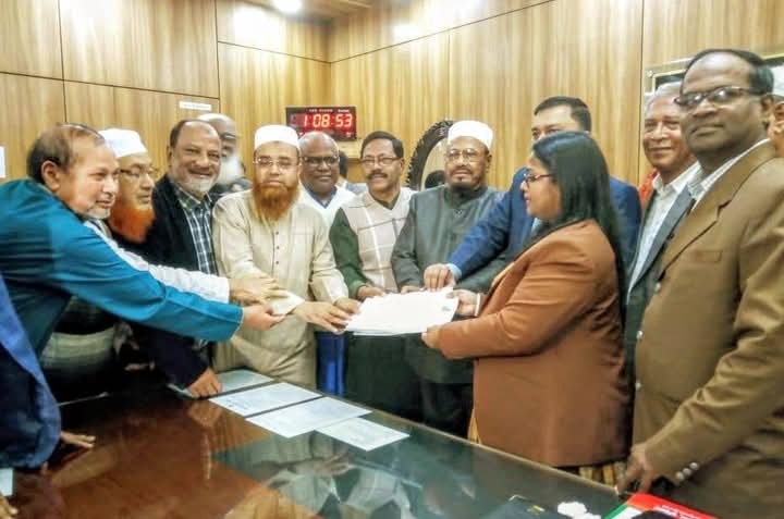 কুড়িগ্রামে বিভিন্ন রাজনৈতিক দলের প্রার্থীদের মনোনয়ন পত্র ক্রয়