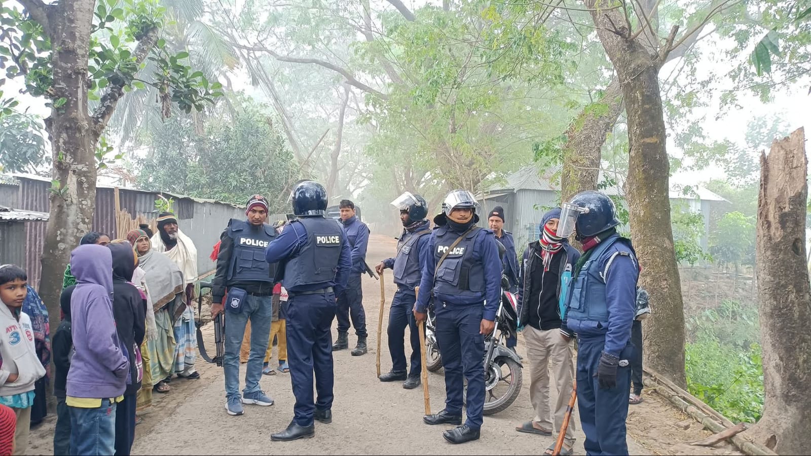 পুলিশ পরিচয়ে আলফাডাঙ্গায় বিএনপি নেতাকে কুপিয়ে হত্যা: গ্রেফতার ২