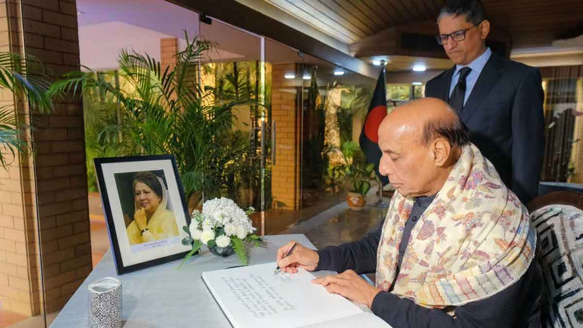 ভারত-বাংলাদেশ সম্পর্ক জোরদারে খালেদা জিয়ার অবদান স্মরণীয়: রাজনাথ সিং