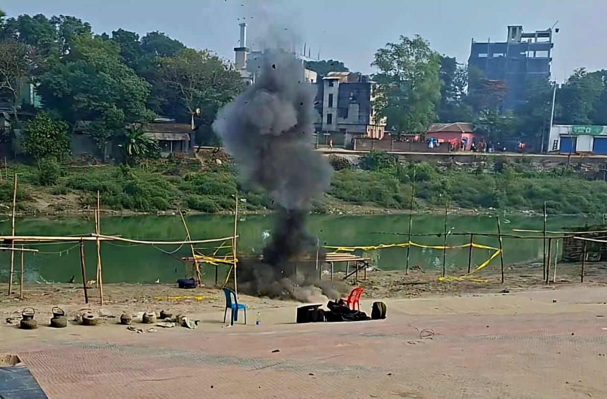 ফরিদপুরে উদ্ধারকৃত বোমাটির বিস্ফোরণ ঘটানো হয়েছে