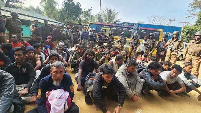 বাংলাদেশে অনুপ্রবেশকালে মিয়ানমারের সশস্ত্র গোষ্ঠীর ৫৩ সদস্য আটক