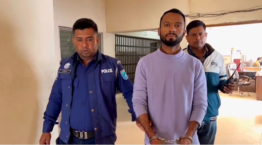 ফরিদপুরে স্ত্রীর অন্তরঙ্গ ছবি–ভিডিও ছড়ানোর অভিযোগে সাবেক স্বামী গ্রেপ্তার