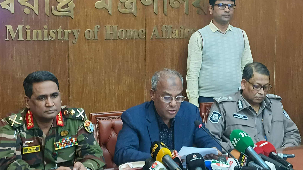 দুর্গম কেন্দ্রের ব্যালট-কর্মকর্তাদের পরিবহনে থাকবে হেলিকপ্টার