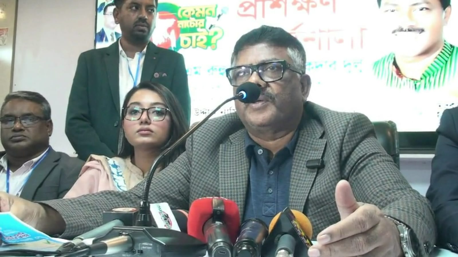 বিএনপি নেতাকর্মীরা সামাজিক যোগাযোগ মাধ্যমে আরো সক্রিয় হতে হবে: দুলু