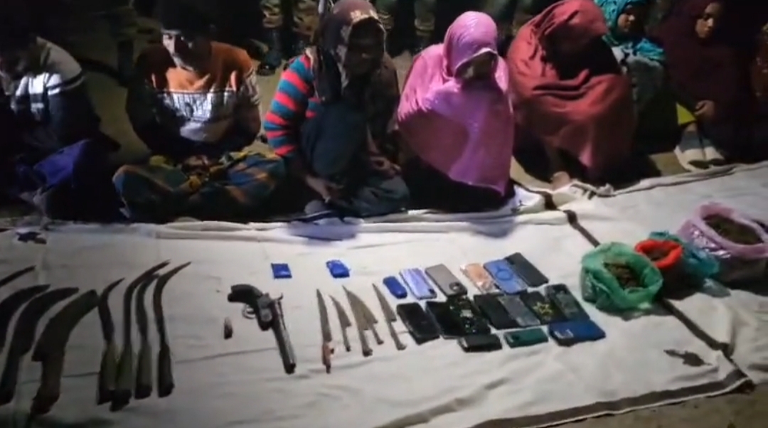 নগরকান্দায় যৌথ অভিযানে অবৈধ অস্ত্র ও মাদকসহ ১৮ জন আটক