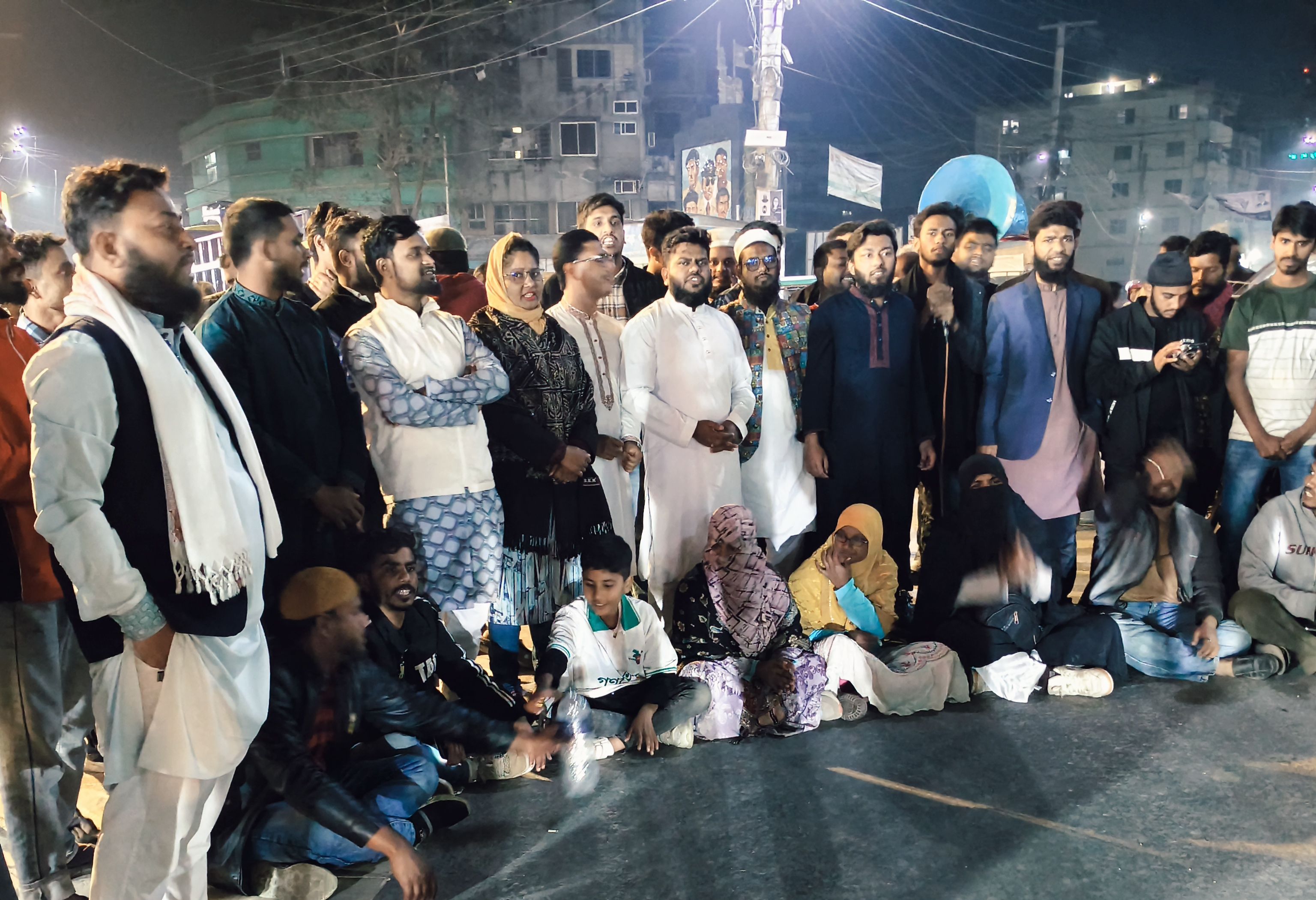 ইনকিলাব মঞ্চের আন্দোলনকারীদের উপর হামলা প্রতিবাদে দিনাজপুরে বিক্ষোভ সমাবেশ