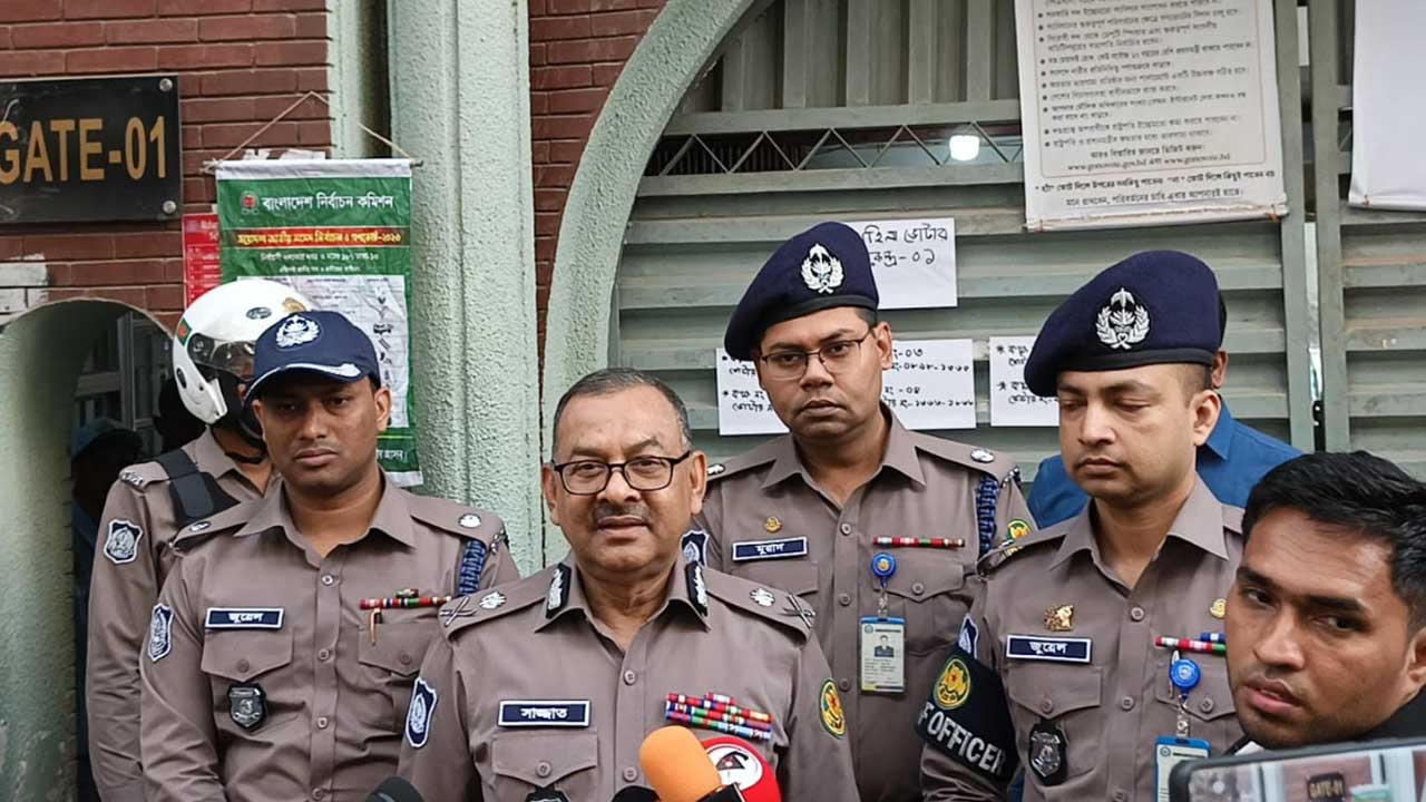 ৬ মাস ধরেই গুজব চলছে, নির্বাচনে কোনো শঙ্কা নেই : ডিএমপি কমিশনার