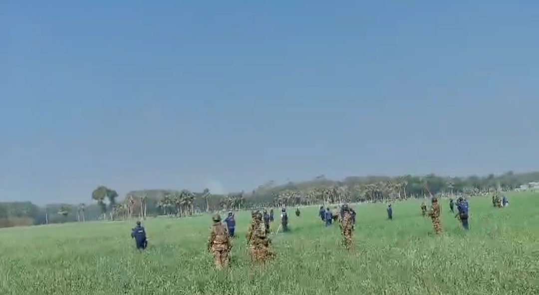 ফরিদপুরে নির্বাচনী বিরোধের জেরে দুই গ্রুপের সংঘর্ষ, রণক্ষেত্র