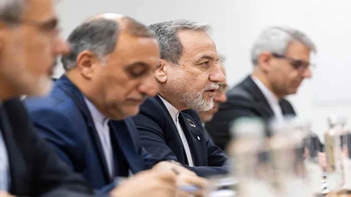 উত্তেজনার মধ্যেই বৃহস্পতিবার জেনেভায় ফের বৈঠকে বসছে যুক্তরাষ্ট্র-ইরান