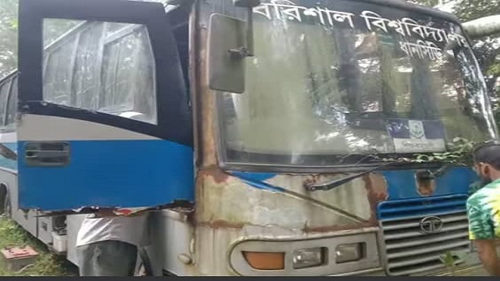 অকেজো অবস্থায় পড়ে আছে ববির ৩৮ লাখ টাকার বাস