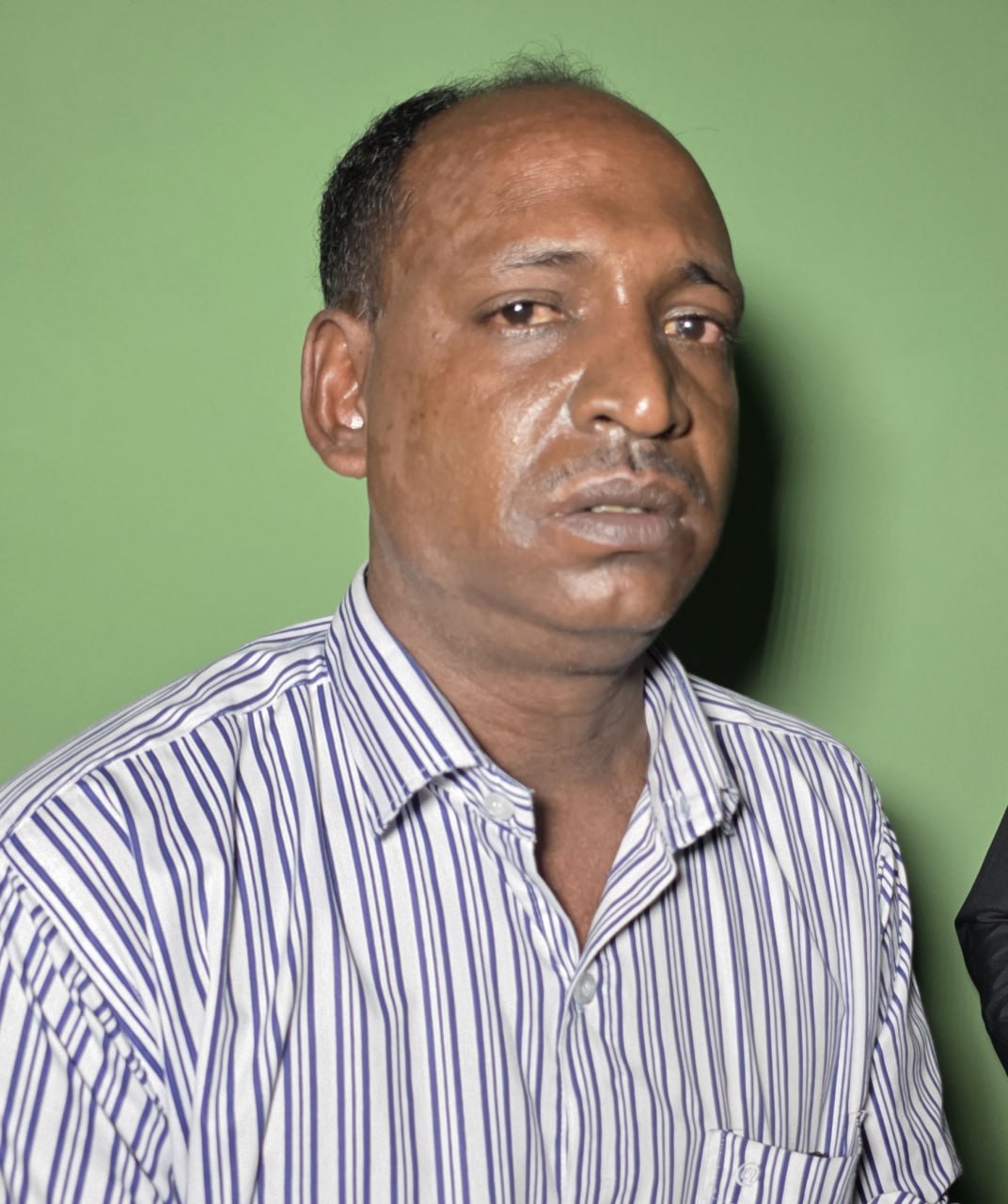 ফরিদপুরে “ফ্যামিলি কার্ড” প্রতারনার অভিযোগে যুবক আটক