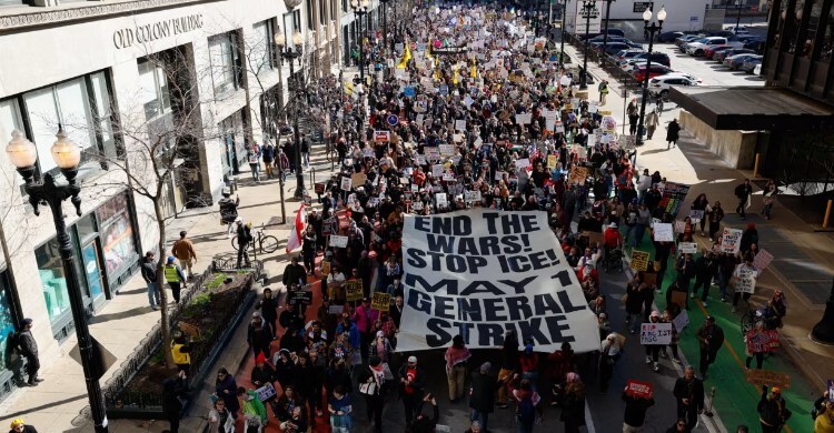 যুক্তরাষ্ট্রজুড়ে ট্রাম্পবিরোধী ‘নো কিংস’ বিক্ষোভে লাখ লাখ মানুষ
