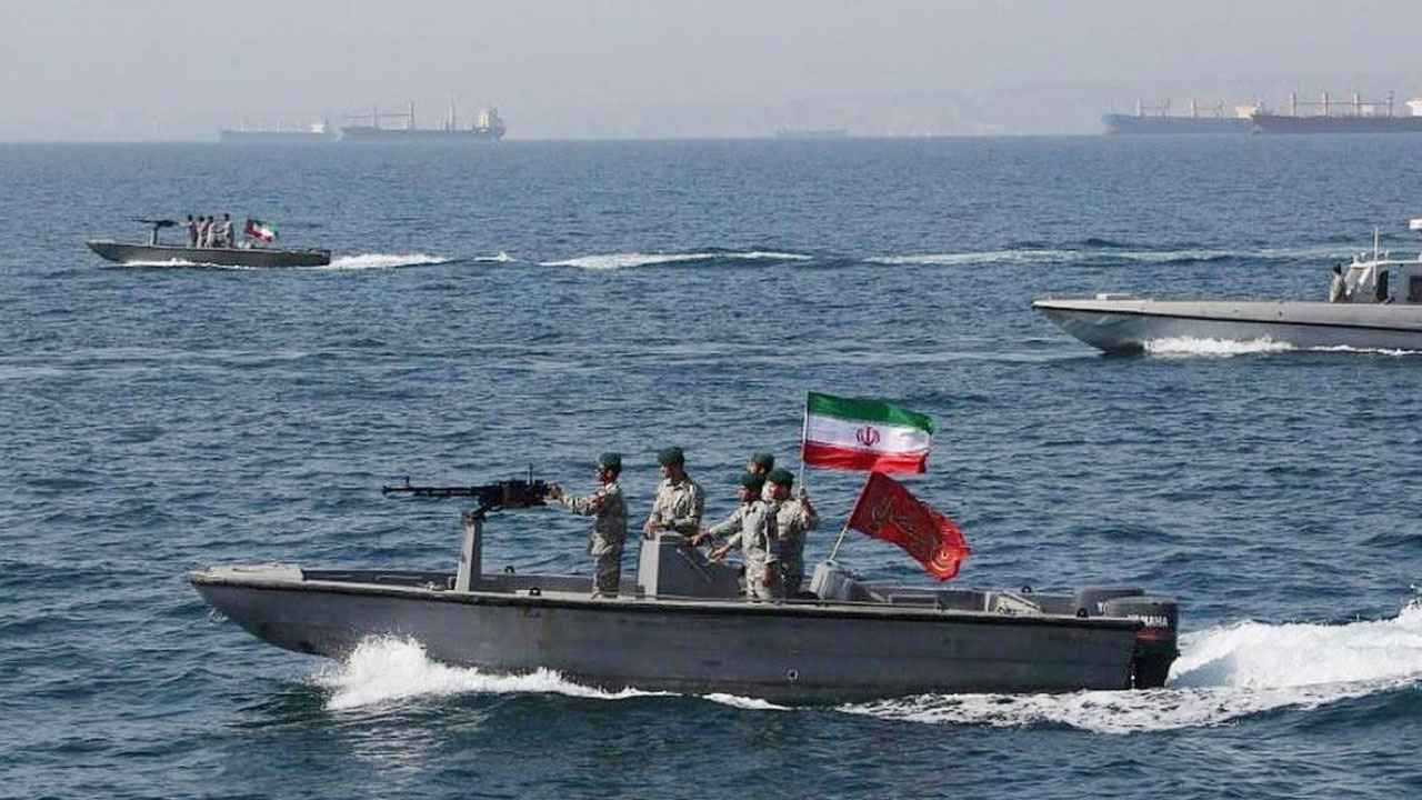 লেবাননে ইসরায়েলি হামলার পর হরমুজ প্রণালি ফের বন্ধ করলো ইরান