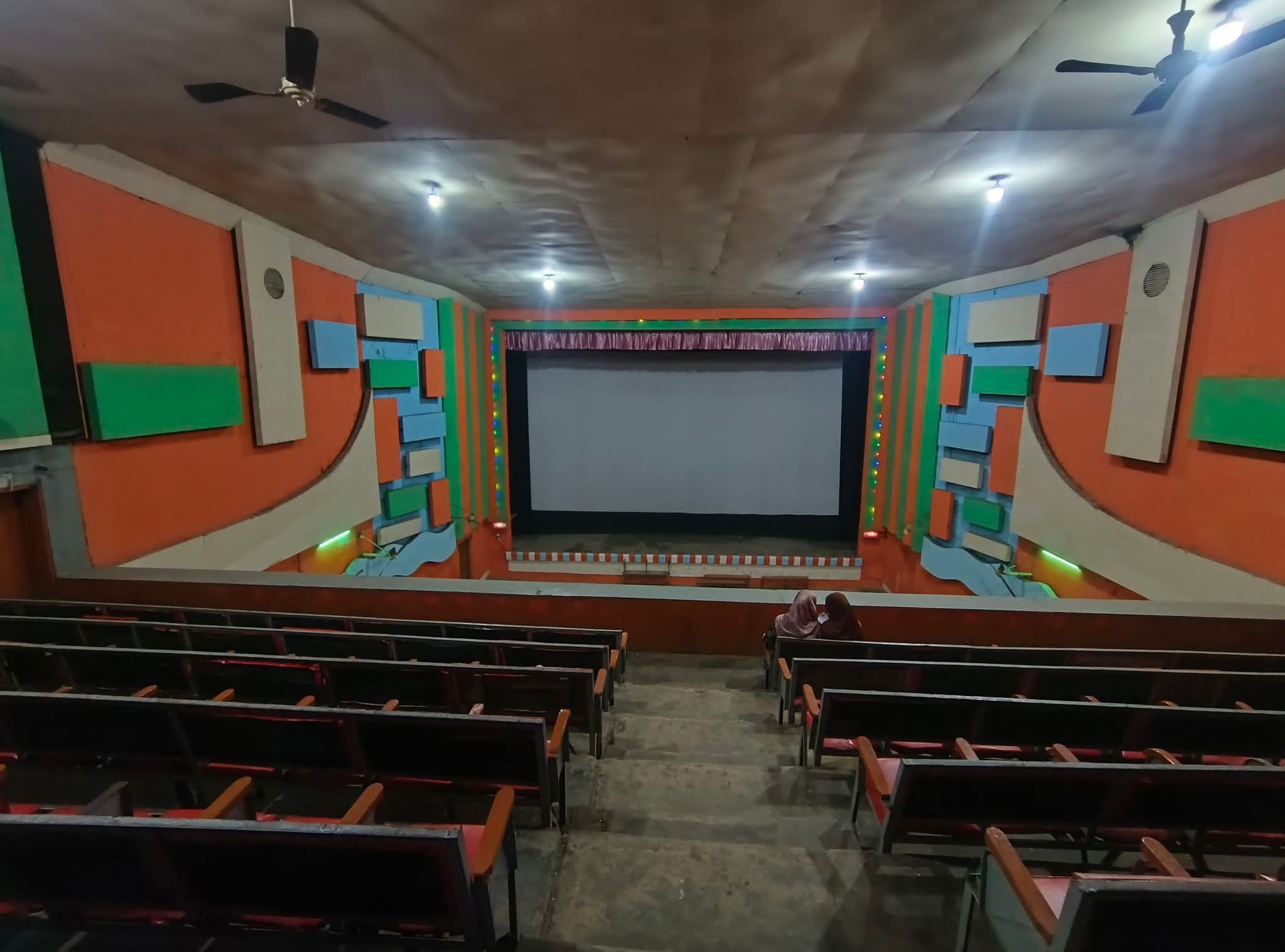 ঢাকার হারানো সিনেমা হল