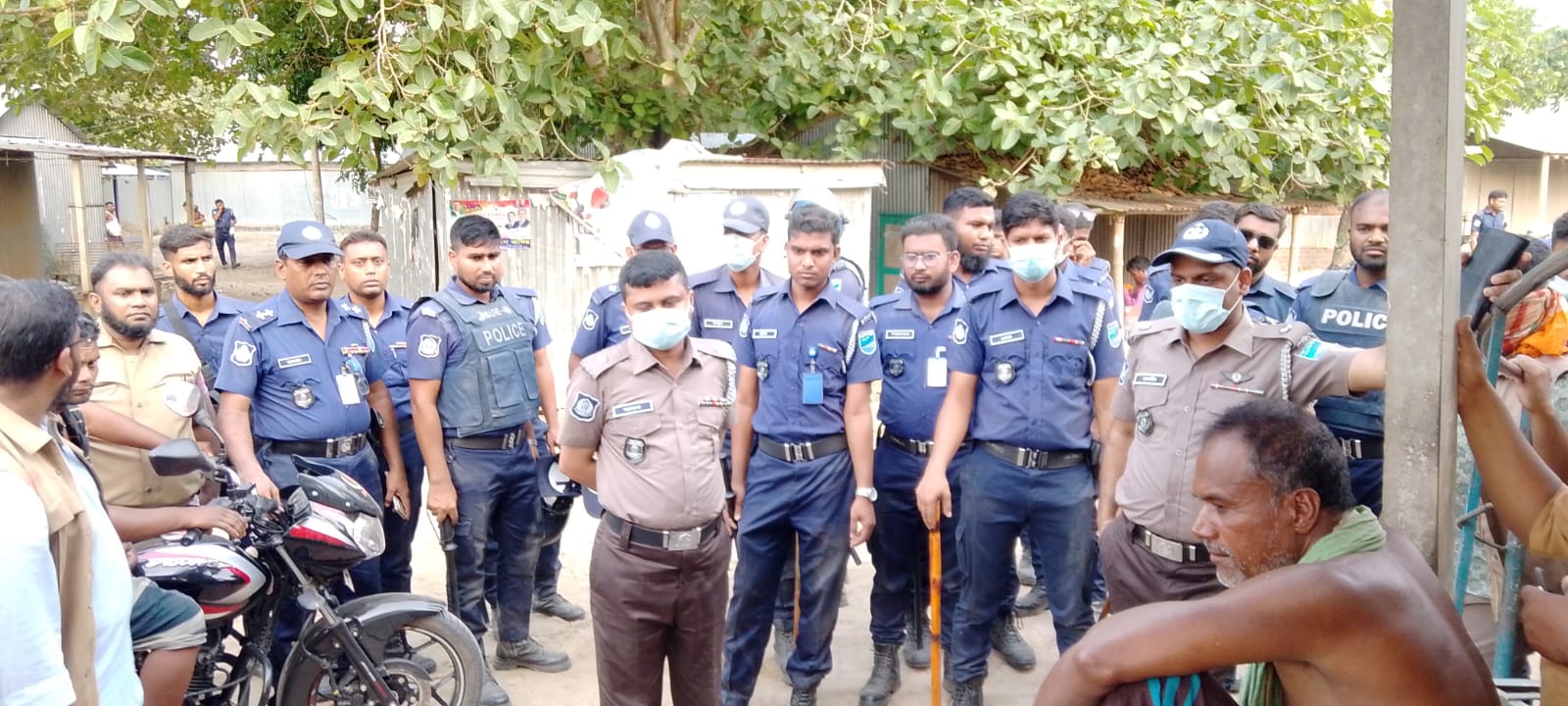 ফরিদপুরে পদ্মার চরে পুলিশের ওপর হামলা, আসামি ছিনতাই