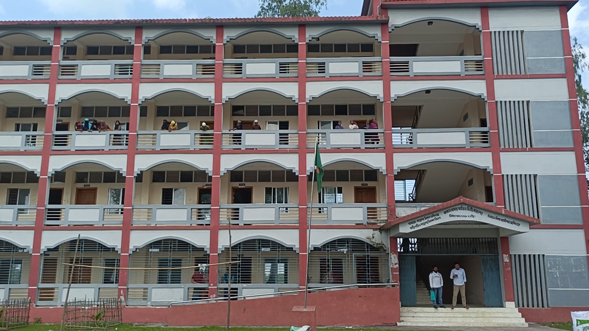 কুড়িগ্রামে মাদরাসা প্রিন্সিপালের বিরুদ্ধে অনিয়মের অভিযোগ, ম্যানেজিং কমিটির ১১ জনের পদত্যাগ