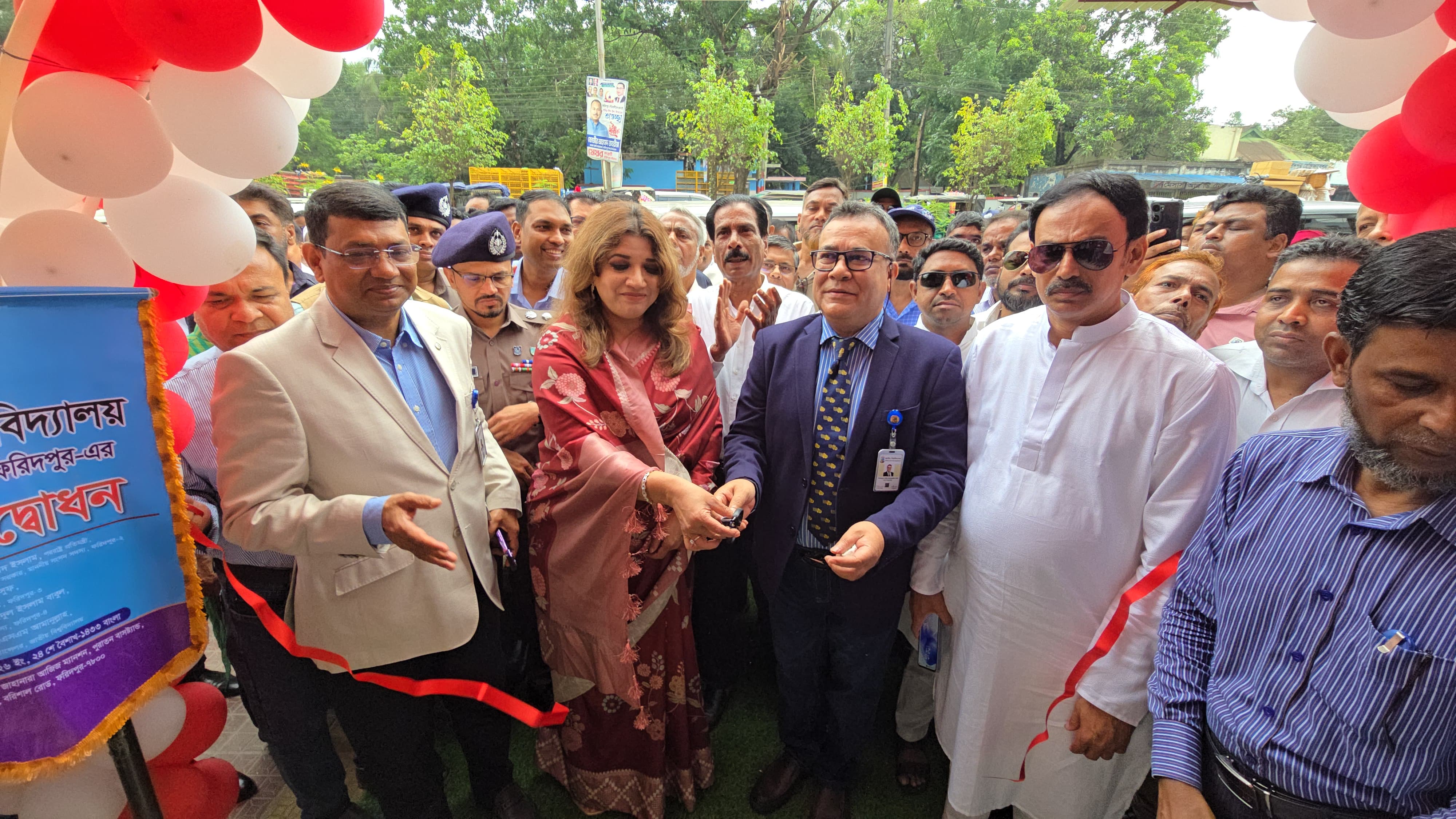 ফরিদপুরে জাতীয় বিশ্ববিদ্যালয়ের আঞ্চলিক কেন্দ্র উদ্বোধন: ৫ জেলার শিক্ষার্থীদের ভোগান্তি লাঘবের আশা