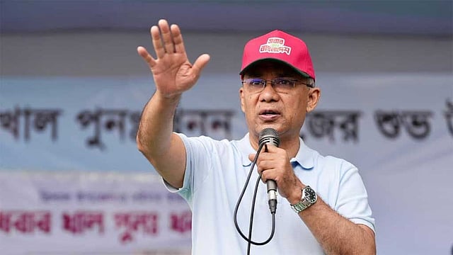 ৫ আগস্টে বিতাড়িতদের সঙ্গে একটা গোষ্ঠী যোগাযোগ করছে: প্রধানমন্ত্রী