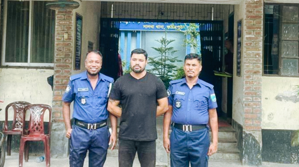 ফরিদপুরের সালথায় লিচু বাগান মালিক হত্যা মামলা: পরিবার পরিকল্পনা পরিদর্শক গ্রেফতার
