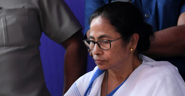 হাদি হত্যাকাণ্ড নিয়ে মন্তব্য করায় মমতার বিরুদ্ধে মামলা