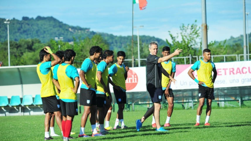 রাতে ইউরোপের মাটিতে হামজা-জামালদের প্রথম মিশন