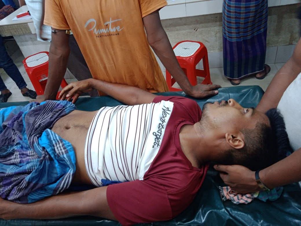নোয়াখালীতে প্রকাশ্য দিবালোকে যুবককে গুলি