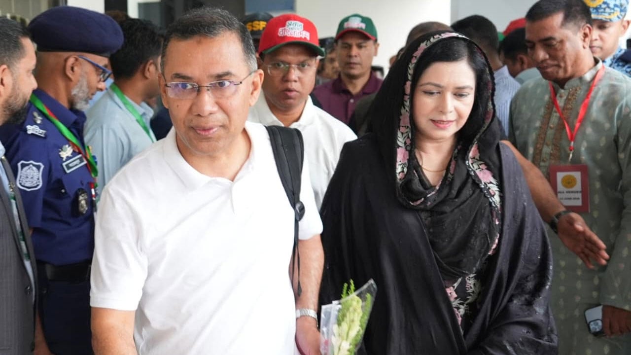 বৃষ্টিস্নাত কক্সবাজারে পৌঁছেছেন প্রধানমন্ত্রী তারেক রহমান